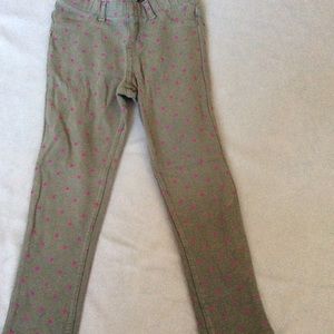 Girl’s leggings 4T, olive with purple dots.